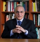 عزيز العظمة