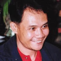 ประชาคม ลุนาชัย