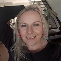 Amanda  Hewitt