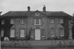 The Houses of Ireland: Domestic Architecture from the Medieval Castle to the Edwardian Villa (Hardcover)