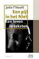Een pijl in het niet: een leven in teksten (Paperback)