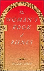 The woman's book of runes (Paperback)