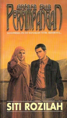 Antara Dua Persimpangan (Paperback)