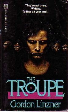 Troupe (Mass Market Paperback)