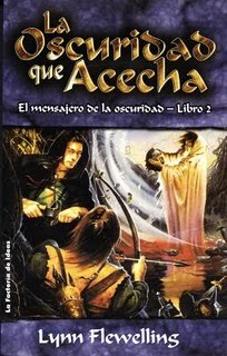 Portada de La oscuridad que acecha, de Lynn Flewelling