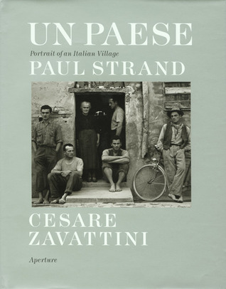 Un Paese: Portrait of an Italian Village (Hardcover)