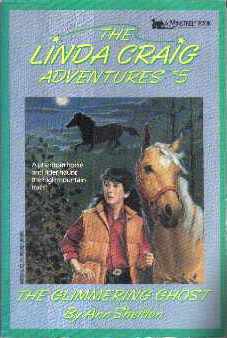 The Glimmering Ghost (Linda Craig Adventures, #5)