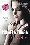 Primera tumba a la derecha by Darynda Jones