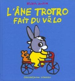 L'Âne Trotro fait du vélo