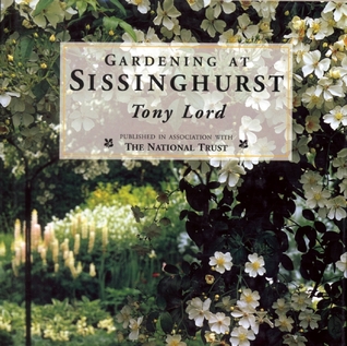 Gardening at Sissinghurst (Hardcover)