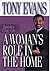 A Woman's Role in the Home (Tony Evans Speaks Out Booklet Series)