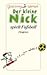 Der kleine Nick spielt Fussball