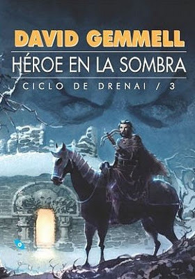 Portada de Heroe en la sombra, de David Gemmell