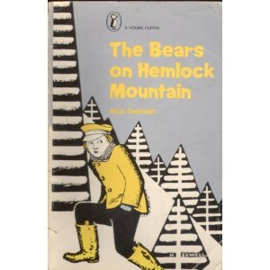 The Bears of Hemlock Mountain (Young Puffin Books)
