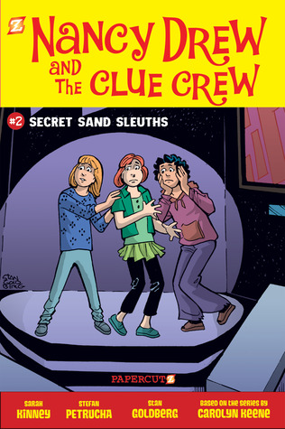 Secret Sand Sleuths (Nancy Drew and the Clue Crew Graphic Novels #2)
