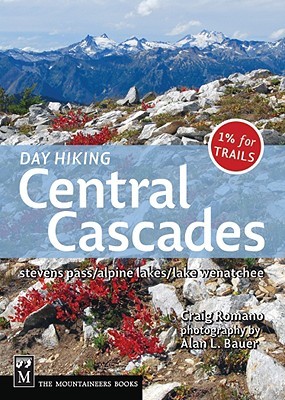 Day Hiking: Central Cascades (Paperback)