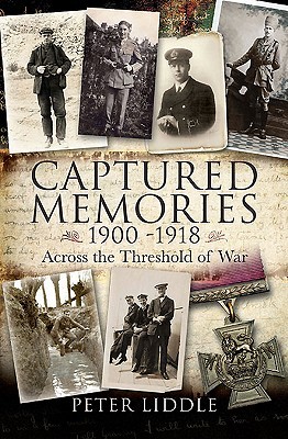 Captured Memories: Across the Threshold of War (Hardcover)