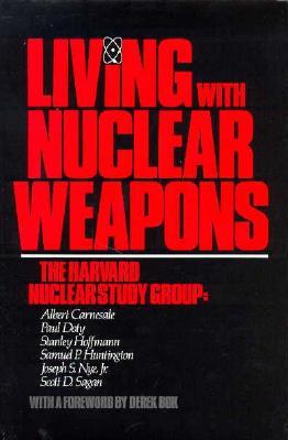 Living with Nuclear Weapons (Hardcover)