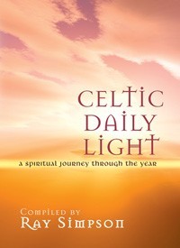 Celtic Daily Light: A Spiritual Journey Through the Year (Paperback)
