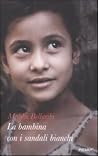 La bambina con i sandali bianchi