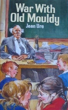 War with Old Mouldy! (A Pied Piper Book)