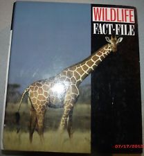 WILDLIFE FACT-FILE Animal Identification and Conservation Guide [3-ring hardcover binder] (Binder-Bound)