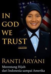 In God We Trust: Merentang Hijab dari Indonesia sampai Amerika