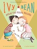 Ivy and Bean Break the Fossil Record (Ivy &amp; Bean #3) 