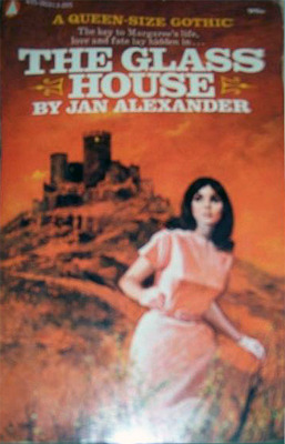 The Glass House (Paperback)