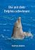 Die mit dem Delphin schwimmt