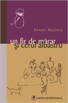 Un fir de marar si cerul albastru