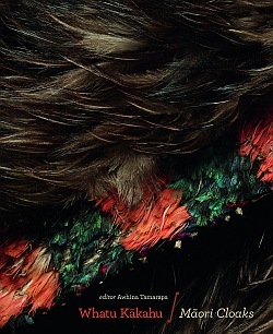 Whatu Kakahu / Maori Cloaks (Hardcover)