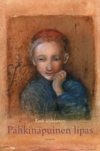 Pähkinäpuinen lipas (Hardcover)