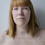 Tyhjä syli (Hardcover)