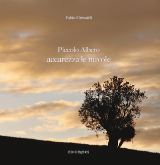 Piccolo Albero accarezza le nuvole