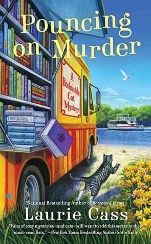 Pouncing on Murder (Bookmobile Cat Mystery, #4)