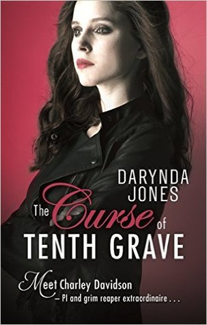 Portada de The Curse of Tenth Grave, de Darynda Jones