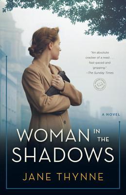 Woman in the Shadows (Clara Vine, #2)
