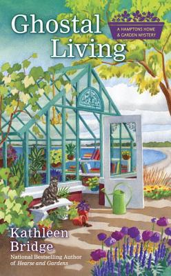 Ghostal Living (Hamptons Home & Garden Mystery #3)