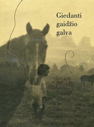 Giedanti gaidžio galva