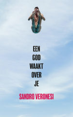 Een god waakt over je (Paperback)