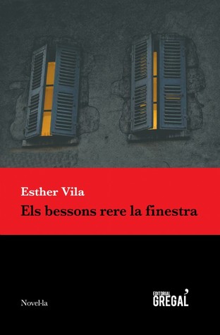 Els bessons rere la finestra
