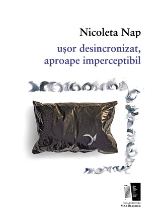 ușor desincronizat, aproape imperceptibil