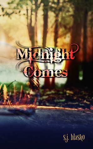 Midnight Comes (Refractions: Fairytales Between the Lines, #1)