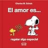 El amor is... regalar algo especial
