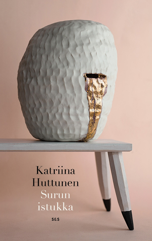Surun istukka (Hardcover)