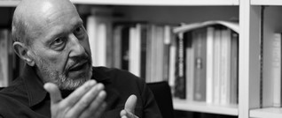 Demokrātijas nepieciešamā fikcija [Spinoza, apgaismība]