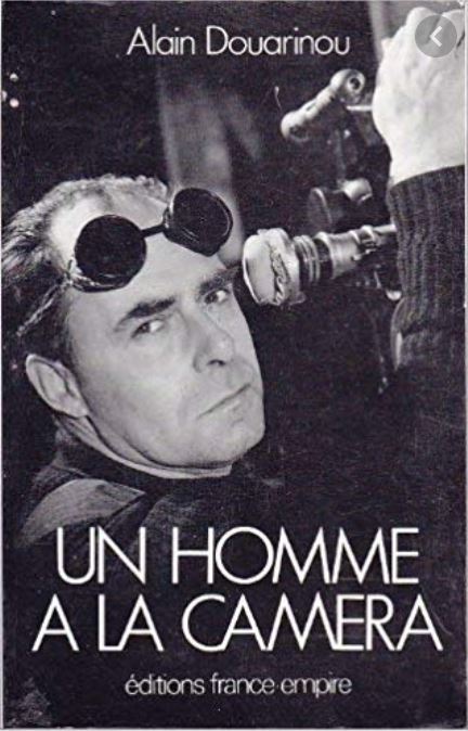 Un homme à la caméra