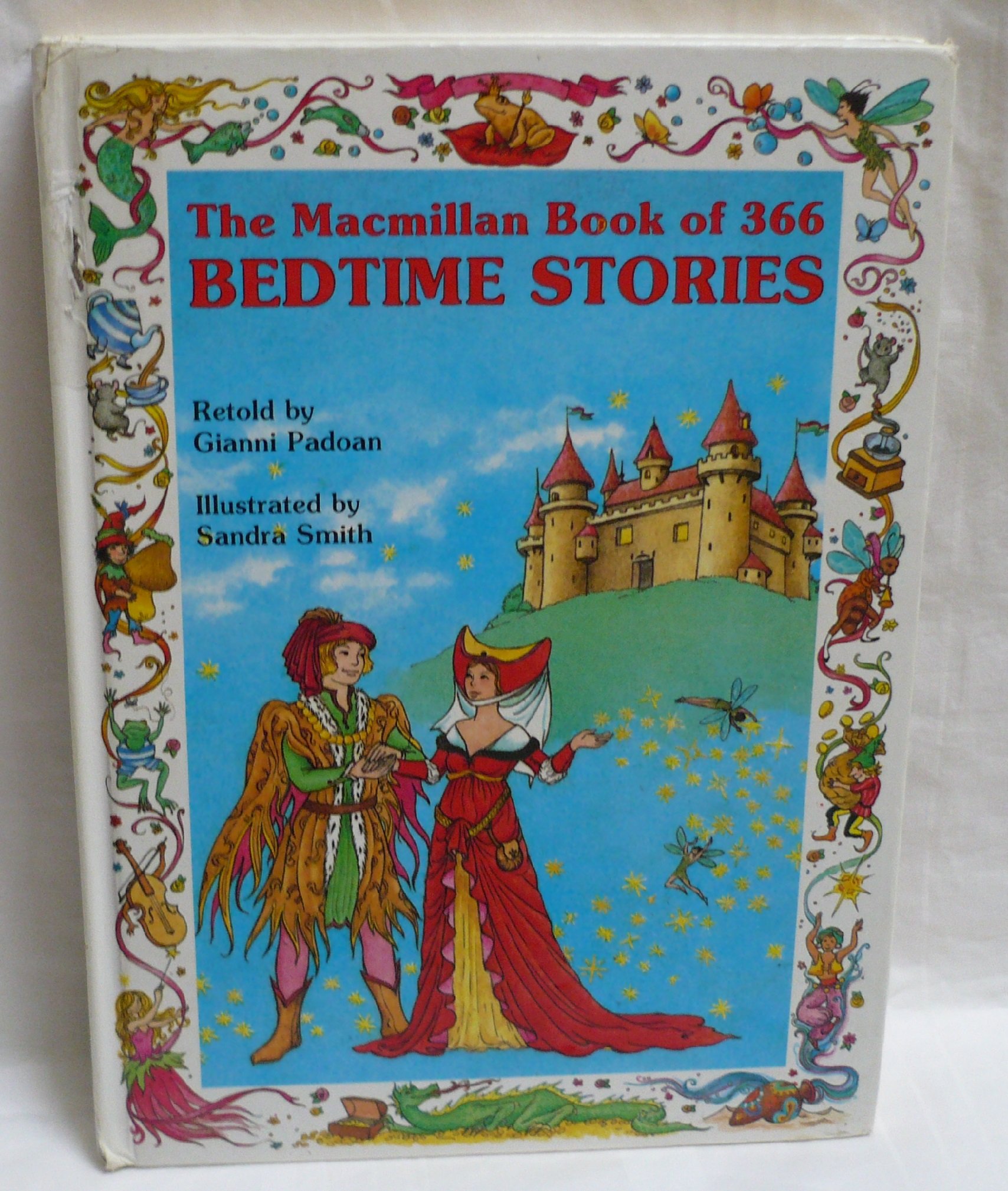 The MacMillan Book of 366 Bedtime Stories (Hardcover)