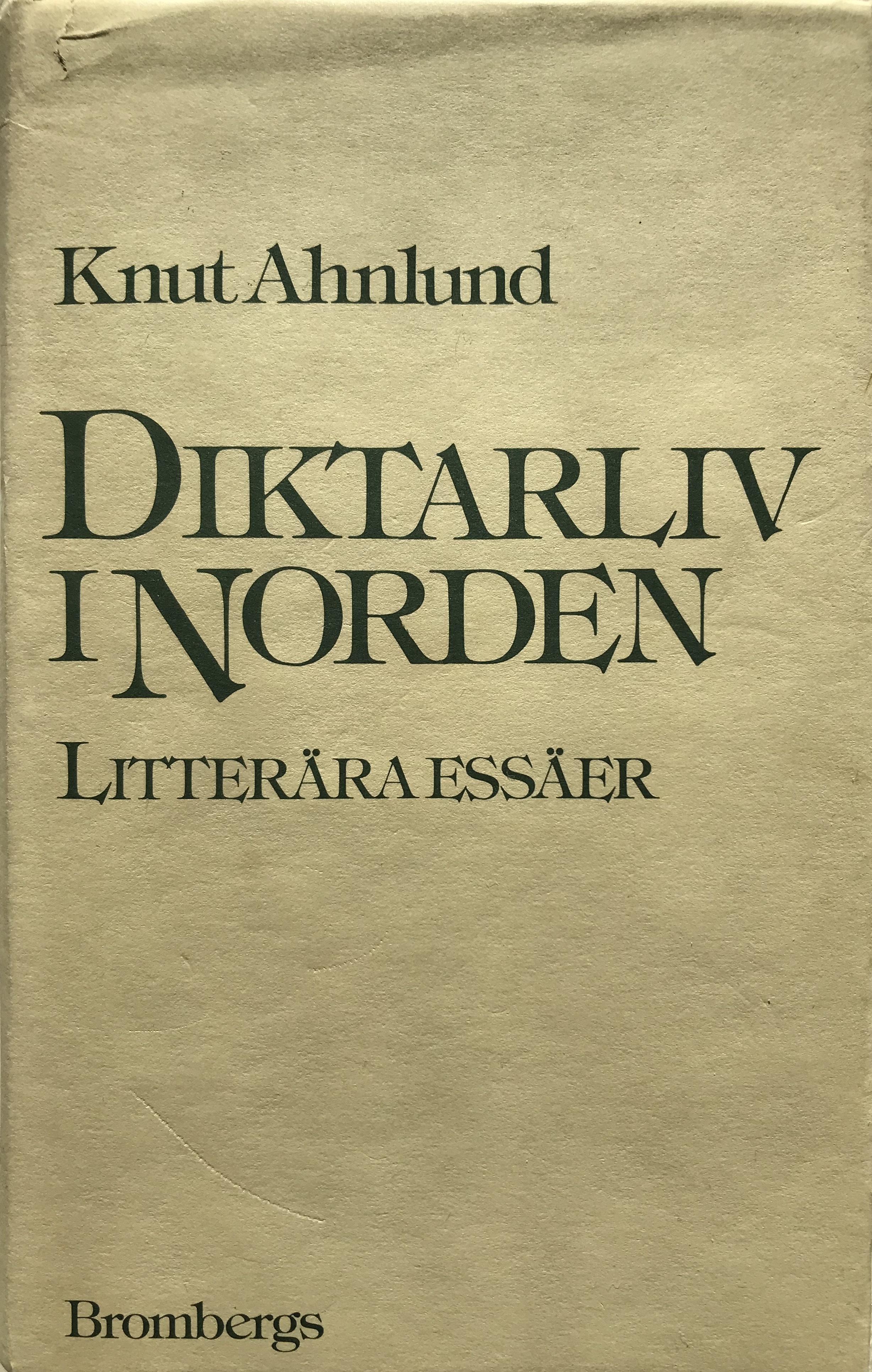 Diktarliv i Norden : Litterära essäer